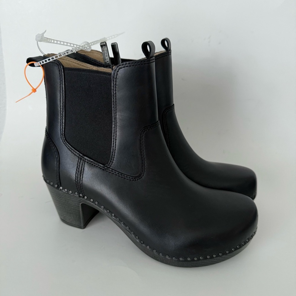 NEW Dansko Shayna Heeled Calf Leather Chelsea Clogs Boot Side Zip Size 38, 41 EU